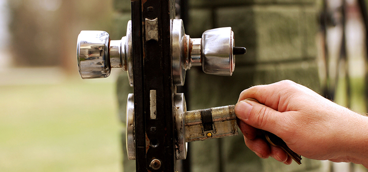 front door latch repair Hialeah Gardens