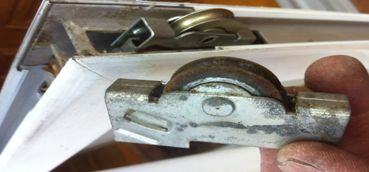 screen door roller repair in Hialeah Gardens